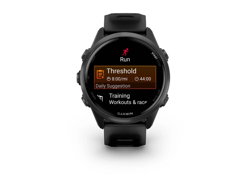 Garmin Forerunner 570 42 mm, тёмно-серый алюминий, чёрный силиконовый ремешок — вид спереди