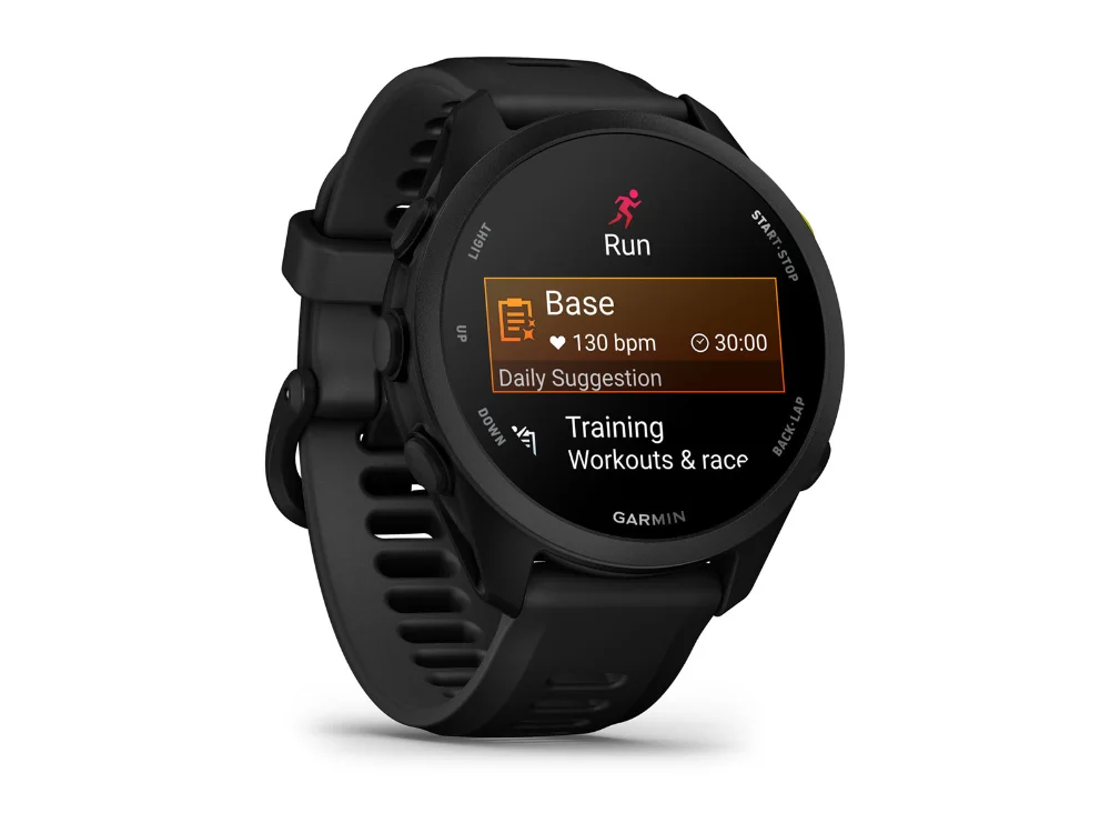 Garmin Forerunner 70, чёрный, чёрный силиконовый ремешок — вид сбоку