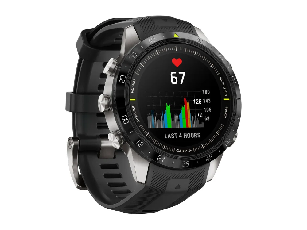 Garmin MARQ Athlete (Gen 2), титан, чёрный силиконовый ремешок — вид сбоку
