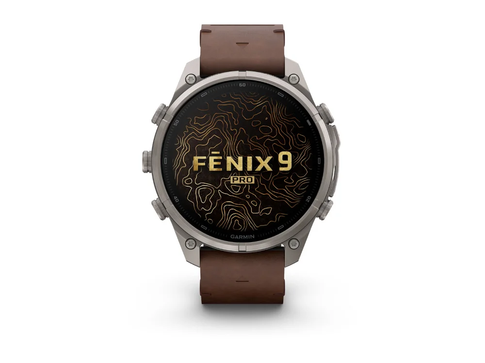 Garmin Fenix 9 Pro inReach 47 mm, титан, коричневый кожаный и силиконовый ремешки — вид спереди