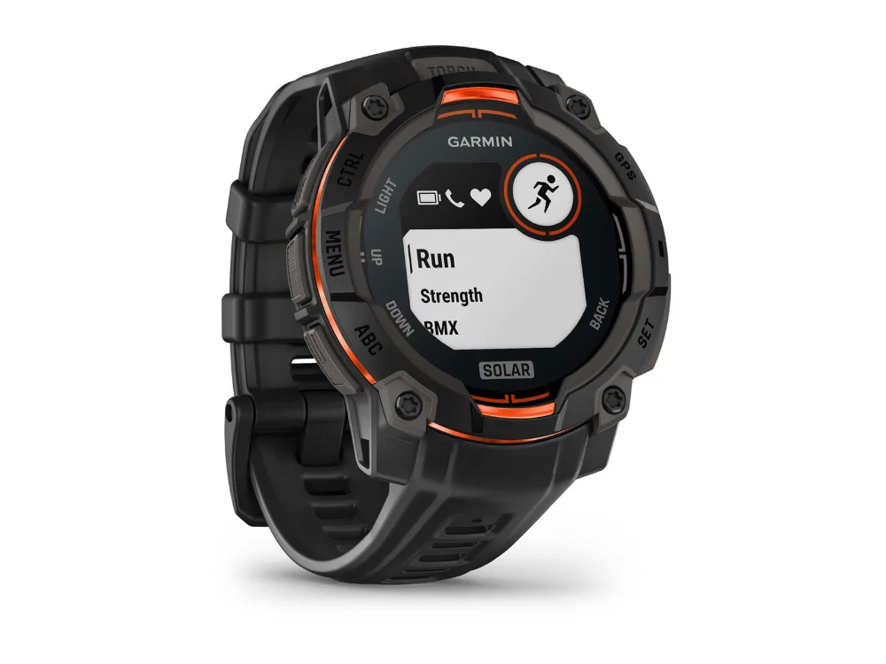 Garmin Instinct 3 Solar 45 mm, чёрный, чёрный силиконовый ремешок — вид сбоку