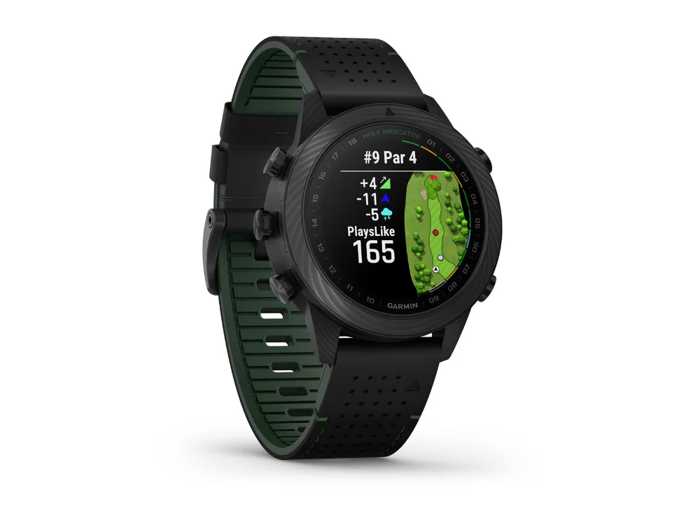 Garmin MARQ Golfer (Gen 2) Carbon Edition, чёрный карбон, чёрно-зелёный гибридный и чёрный силиконовый ремешки — вид под углом