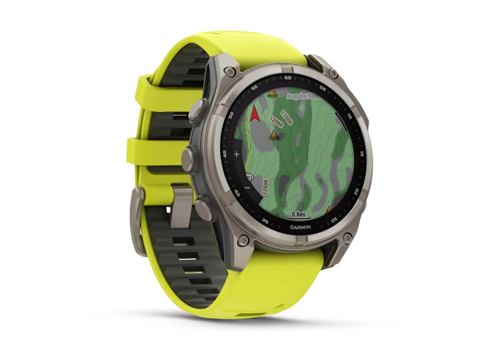 Garmin Fenix 8 Solar 47 mm, титан, жёлтый/графитовый силиконовый ремешок — вид сбоку