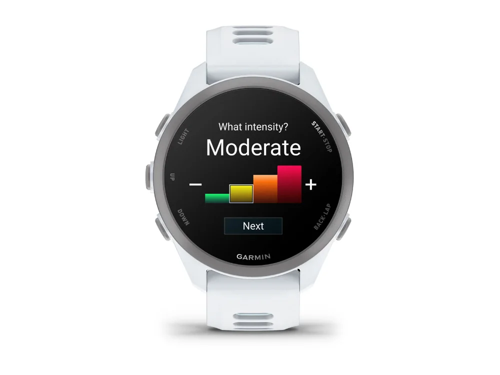Garmin Forerunner 170, белый, белый/голубой силиконовый ремешок — вид спереди, другой экран