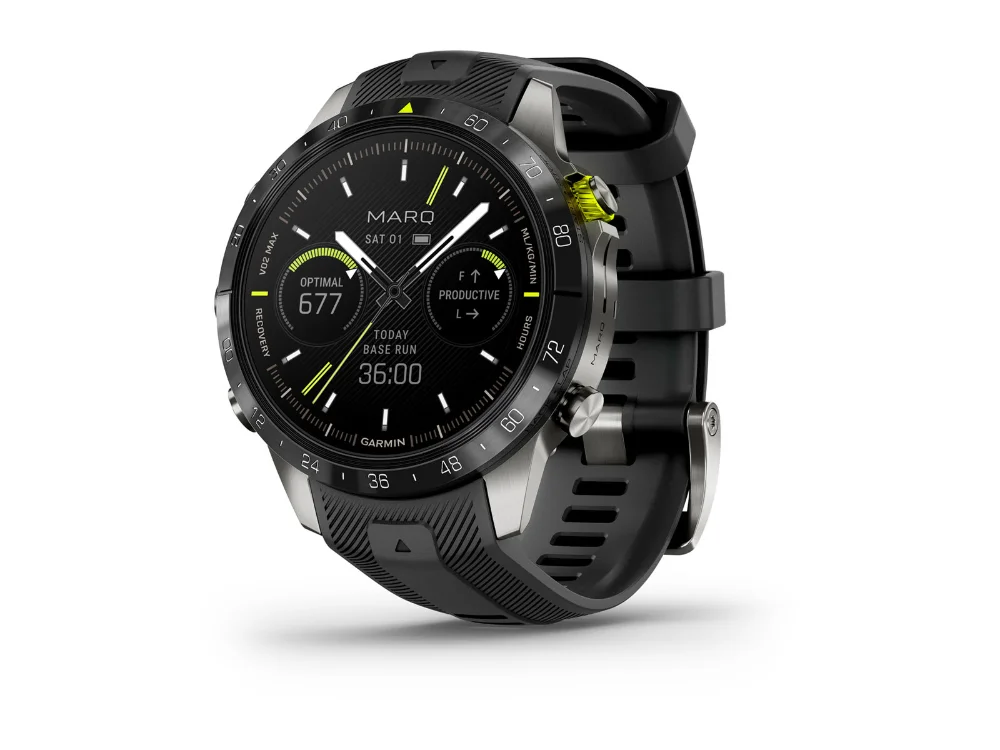 Garmin MARQ Athlete (Gen 2), титан, чёрный силиконовый ремешок