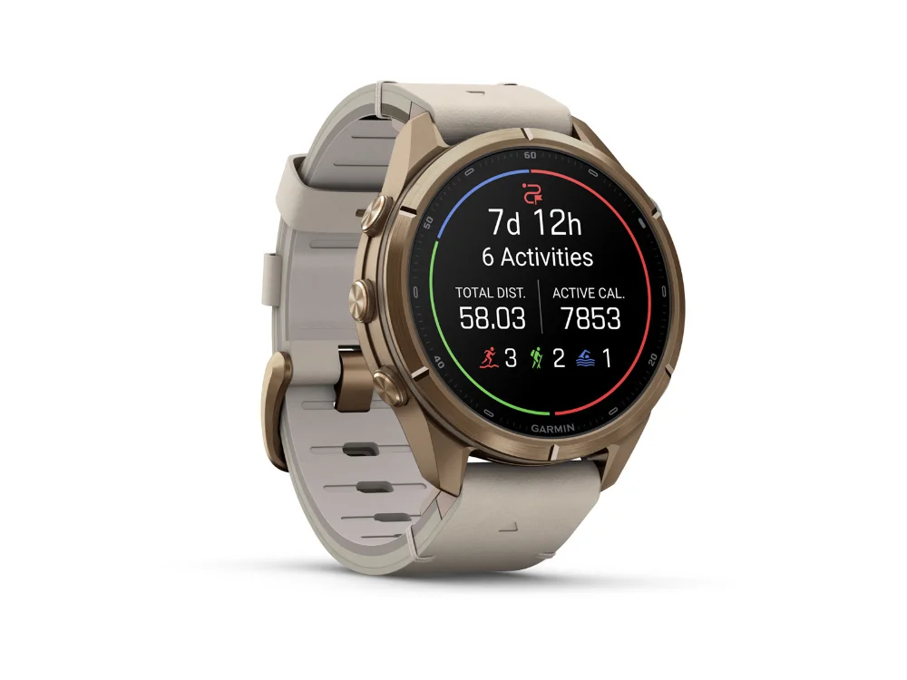 Garmin Fenix 9 Pro inReach 43 mm, золотистый титан, бежевый кожаный и силиконовый ремешки — вид сбоку