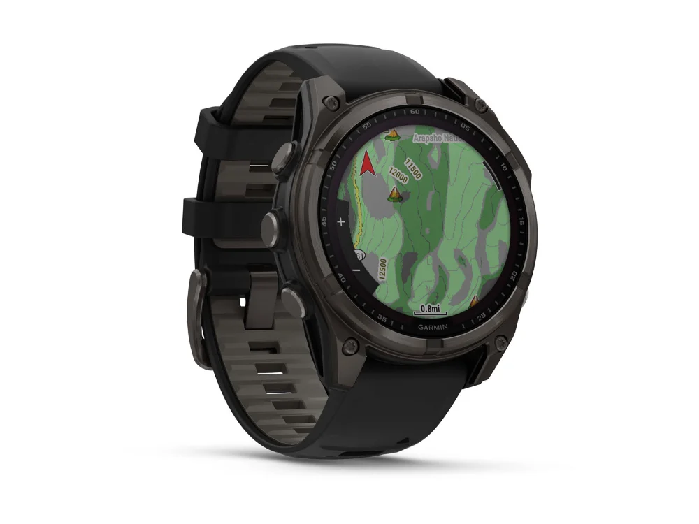Garmin Fenix 8 Solar 47 mm, карбоново-серый титан, чёрный/серый силиконовый ремешок — вид сбоку