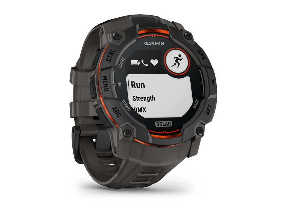 Garmin Instinct 3 Solar 50 mm, чёрный, тёмно-серый силиконовый ремешок — вид сбоку
