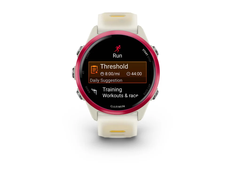 Garmin Forerunner 570 42 mm, малиновый алюминий, бежевый/оранжевый силиконовый ремешок — вид спереди