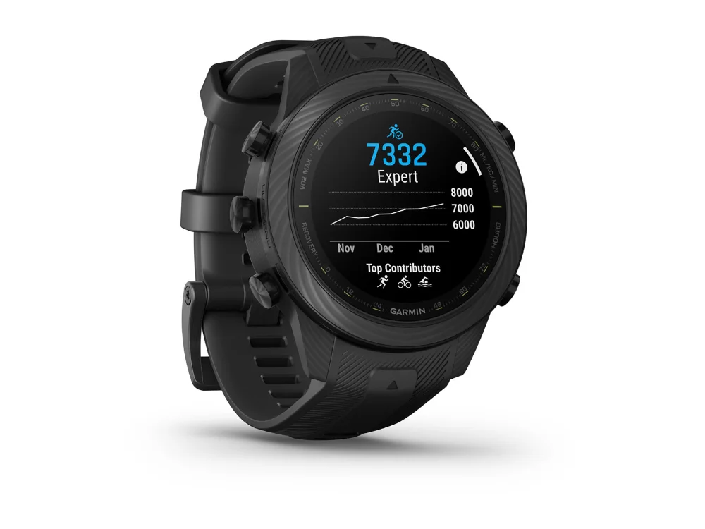 Garmin MARQ Athlete (Gen 2) Carbon Edition, чёрный карбон, чёрный силиконовый ремешок — вид сбоку